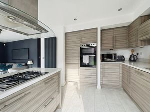 Photo 17- click for photo gallery